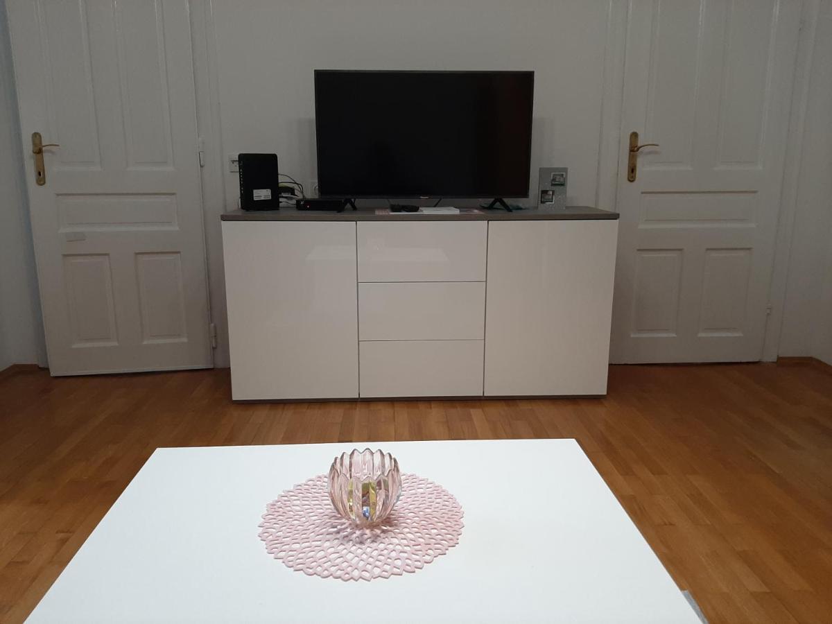 Apartman Kod Kestena Osijek Exteriör bild